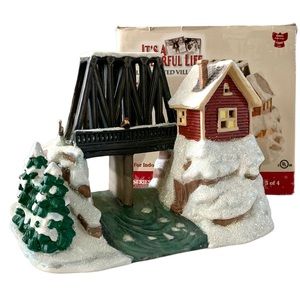 IT'S A WONDERFUL LIFE, THE BEDFORD FALLS BRIDGE, ILLUMINATED VILLAGE